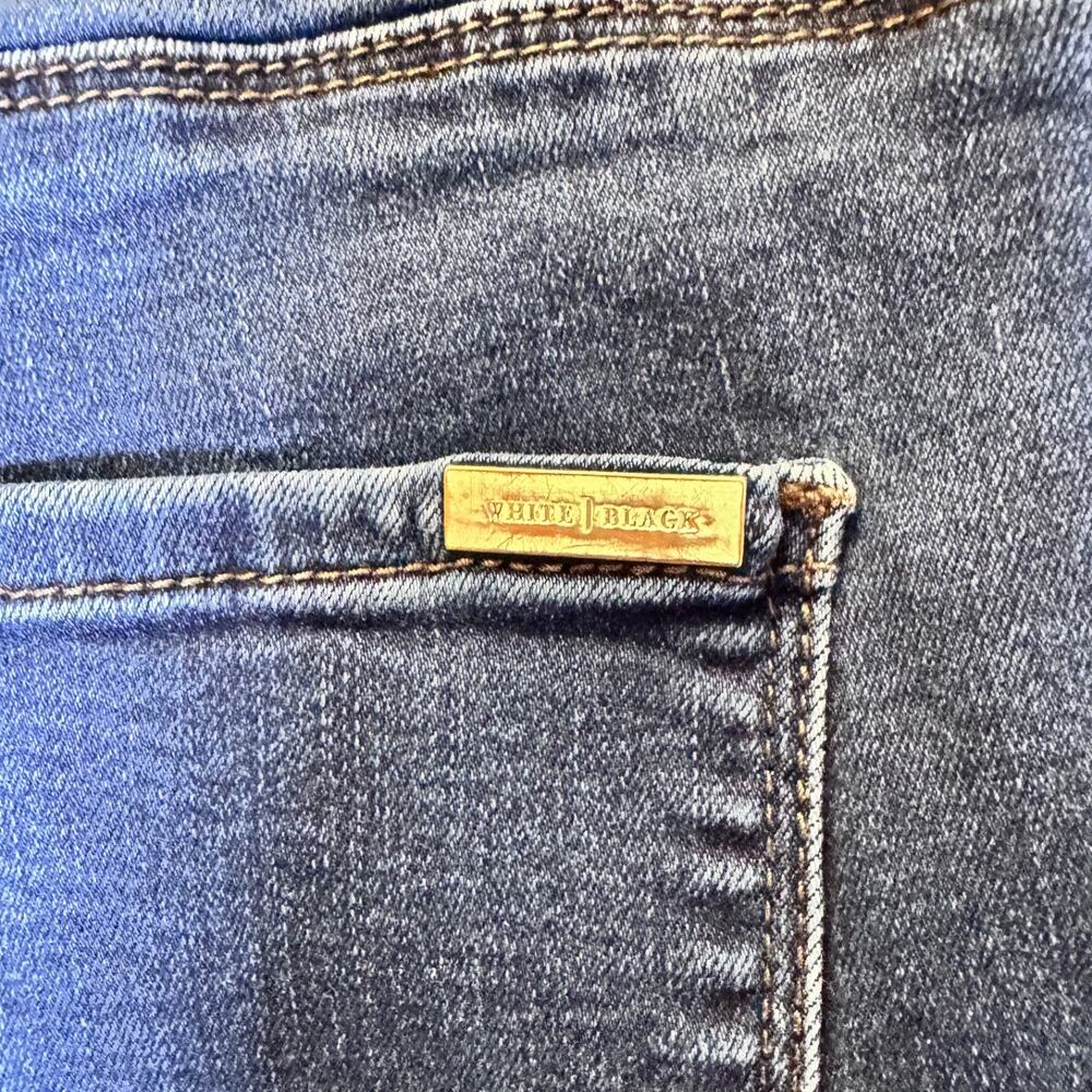 White House Black Market The Skinny Boot Jeans Dark Wash Stretch Size 14 - Picture 7 of 12